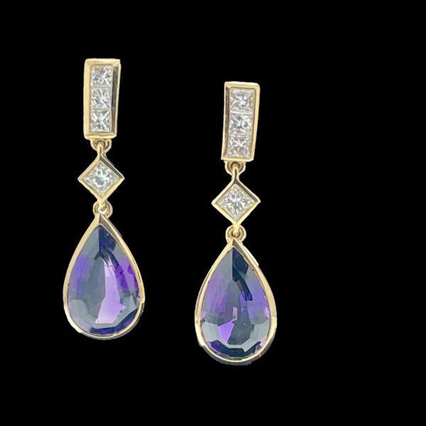 BOUCLES D'OREILLES PENDANTES EN OR JAUNE 18K DIAMANT ET AMETHYSTE – Image 5