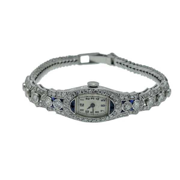 OMEGA VINTEGE DAME PLATINE 950 ET OR GRIS 18K SERTIE D'ENVIRON 7 CTS DE DIAMANTS ET SAPHIR 14X29MM – Image 6