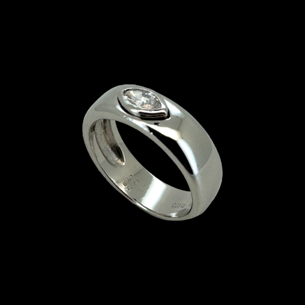 BAGUE SOLITAIRE CARL BUCHERER EN PLATINE 950 PT ET DIAMANT – Image 2